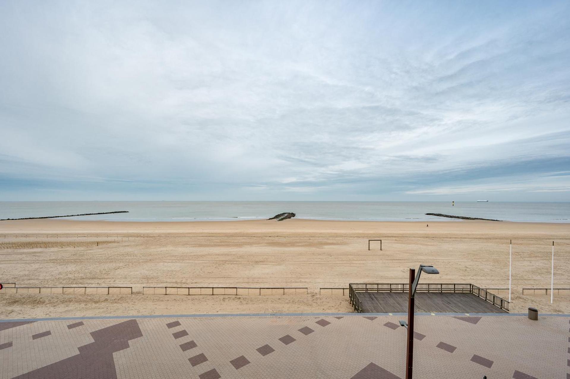 Appartementen Op De Zeedijk In Knokke Op De 3E En 4E Verdieping Van Logie Marie Esterno foto