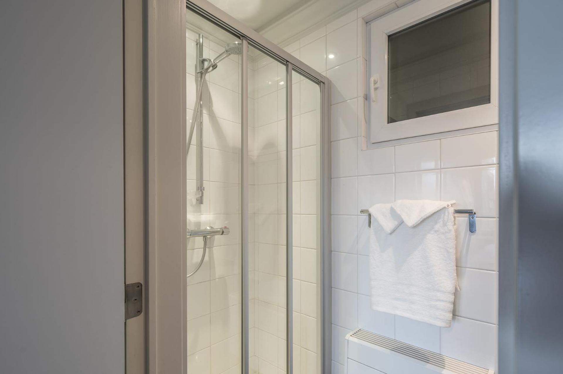 Appartementen Op De Zeedijk In Knokke Op De 3E En 4E Verdieping Van Logie Marie Esterno foto